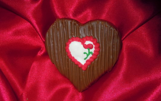 Petite Sponge Candy Heart covered in milk chocolate & decorated