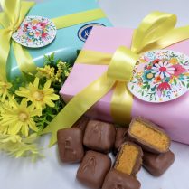 Beautiful Spring gift box of premium Sponge Candy