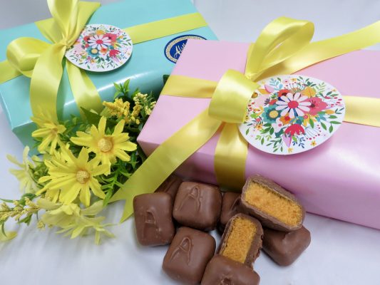 Beautiful Spring gift box of premium Sponge Candy