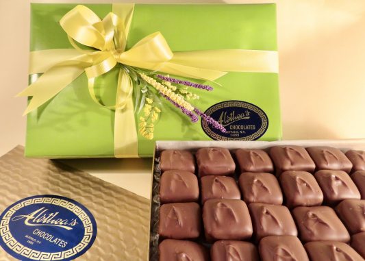 spring Sponge Candy Decorated gift box